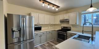 Gorgeous 5 Bedroom House in Stetson Hills Gallery 7
