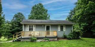 Move in Special:  Bright 2 Bedroom Home with Deck, Patio & Beautiful Views Gallery 1