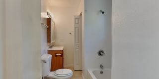 5116 East 28th Avenue Gallery 14