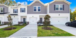 3BR/2BA Townhouse Available JUNE 5! Gallery 1