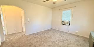 2 Bedroom, 1 Bath Home  & Garage Available in Peoria IL! Gallery 4