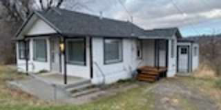 Charming 2 Bedroom Home on Corner Lot Gallery 1