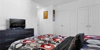 117 NE 3rd Ct Gallery 18