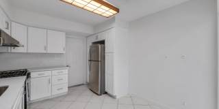 "Rare Single-Story Remodel: Modern 3BR End-Unit in University Park Gallery 13