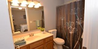 Sycamore Place Gallery 32