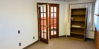 2 bedroom with laundry and off street parking Gallery 3