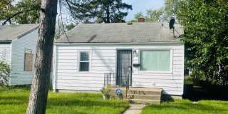 One Level VERY updated Home with (1) Car Garage! Gallery 1