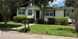 MIDTOWN LOCATION - 2bd/1ba with large yard and washer/dryer Gallery 17