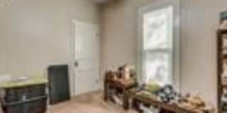 791 N Clinton Street Gallery 21