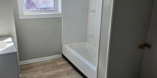 1521 &amp; 1521 1/2 E Kirby Ave (AARC Management, LLC) Gallery 10