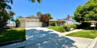 Luxury Living Redefined – Fully Renovated & Move-In Ready! Luxury Living Redefined – Fully Renovated & Move-In Ready! Gallery 3