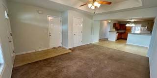 Conveniently Located Duplex! Gallery 3