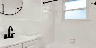 LONDON FALLS, LLC - MT CLEMENS - APARTMENTS Gallery 13