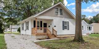 318 N CEDAR Street Gallery 1