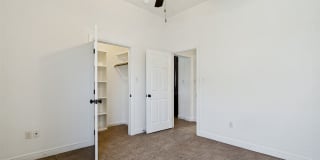 204 Captains Court Gallery 21
