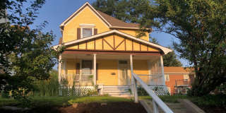 Large House Midtown Gallery 1