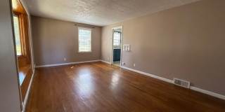 Audubon-Downriver Neighborhood 4 bedroom, 1 bath corner lot with large, fenced yard Gallery 12