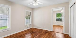 1910 La Dawn Gallery 13