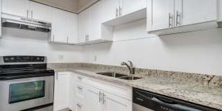 Large 3bdrm/2bath Home with garage & carport ** Lots of room** $2200.00** Gallery 7