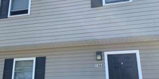 3 Bedroom 2.5 Bath Townhouse Gallery 1
