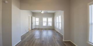 Beautiful 2 Bed 1 Bath in Quiet Area Gallery 6