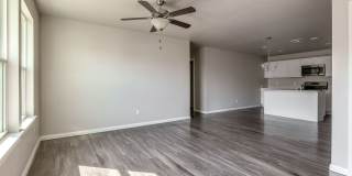 Pet-Friendly 3-Bed Home – Move-In Ready with Garage Gallery 8