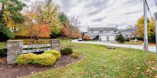 22 STONE MANOR Gallery 32