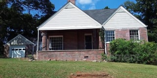 229 Pinewood Ave Gallery 1