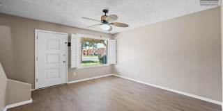 2Bed/1.5Bath Townhome at 15th Ave/Camelback! Ready for Immediate Move-In! Gallery 9