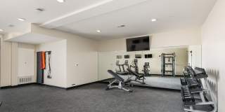 The Uptown Apartments Gallery 21