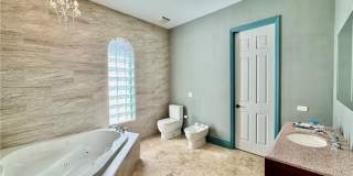 14370 McGregor Boulevard Gallery 21