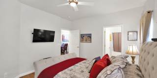 868 E Savannah Gallery 16