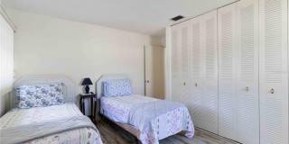 6215 GREEN VIEW CIRCLE Gallery 24