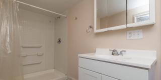 409 E 16th - 4Bed/2Bath - Huge Garage Space Included! Gallery 16