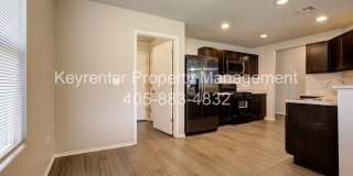 Beautiful 3-Bedroom Home with Easy Access to I-35 & I-240 Gallery 14