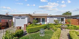 Charming 3-Bedroom Home in Shoreview Gallery 1