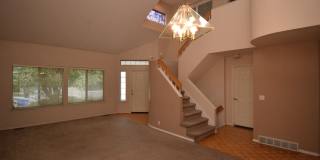 Bright Holladay 4 Bed Home – High Ceilings in Prime Location!! Gallery 6