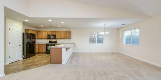 Clean and neat 4 bedroom, 2 bathroom single story in the Fancher Creek area 93727 Gallery 8