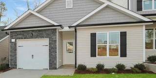 3 Bedroom Triplex in Smithfield! Gallery 1