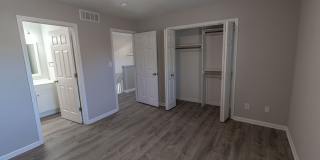 3 bedroom duplex in Southern Columbia. Gallery 17