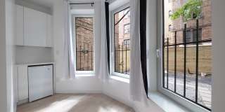 Ditmas Park Gallery 22