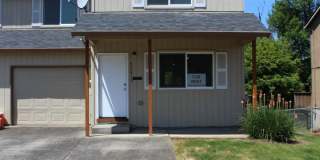 3 bedroom, 2 1/2 bath home in quiet Scappoose neighborhood near parks Gallery 1
