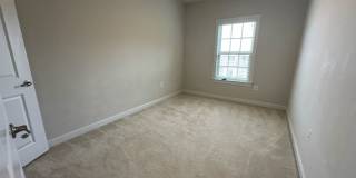 Gorgeous 4-Bed 3.5-Bath Townhouse next to Ft Meade Gallery 26