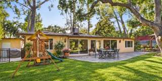 2452 N Altadena Dr Gallery 1