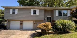 552 N Country Club Rd. 4 bdrm. 2.5 bath Bi Level Gallery 1