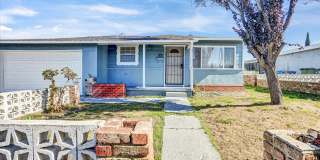 Beautifully Renovated 4 Bedroom Home with 3 Full Bathrooms! Gallery 1
