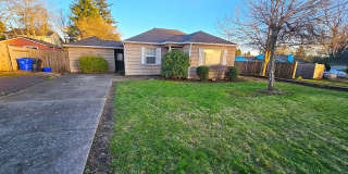 2 Bedroom, 1 Bath House in Oregon City Gallery 1