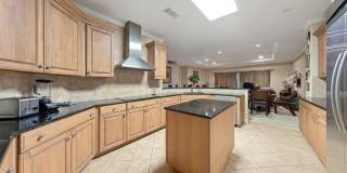 201 Capricorn Dr. Gallery 10