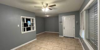 2 bedroom 1 Bath Central City Gallery 4