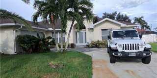 905 SW 8th Court Gallery 1